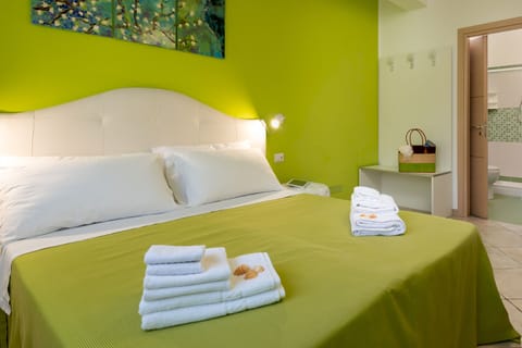 Double or Twin Room (Mughetto) | Premium bedding, minibar, desk, laptop workspace