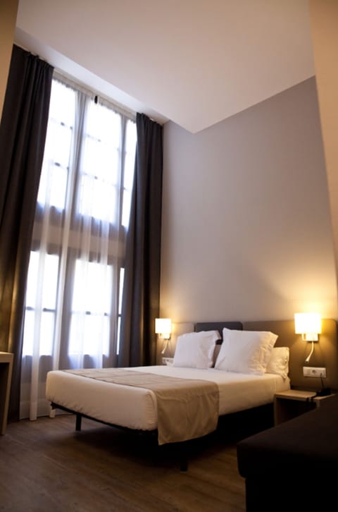 Superior Double Room | In-room safe, desk, blackout drapes, soundproofing