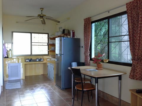 Full-size fridge, stovetop, coffee/tea maker, electric kettle