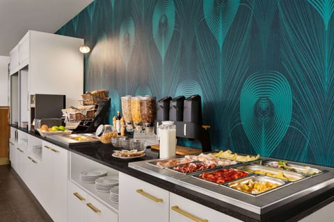 Daily buffet breakfast (EUR 17 per person)