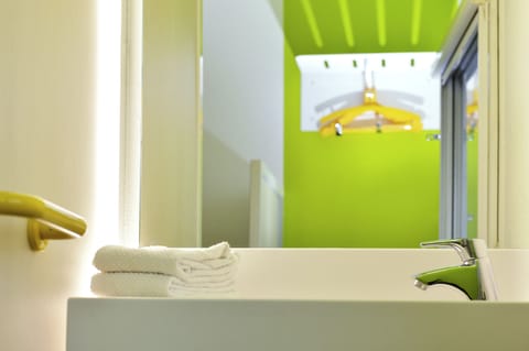 Room, 2 Twin Beds | Bathroom | Shower, eco-friendly toiletries, hair dryer