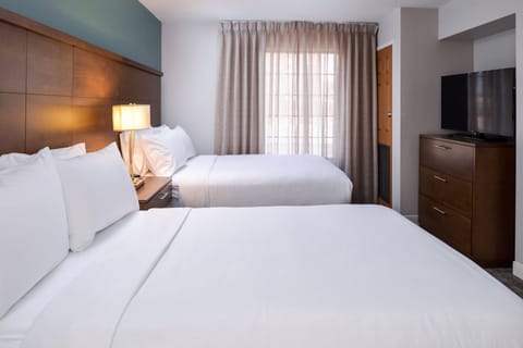 Suite, 1 Bedroom, Kitchen | In-room safe, desk, iron/ironing board, free cribs/infant beds