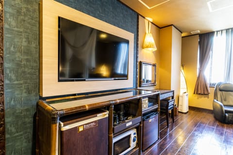 Suite Room, Smoking | Room amenity