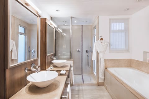 Beach Room | Bathroom | Separate tub and shower, deep soaking tub, free toiletries, hair dryer