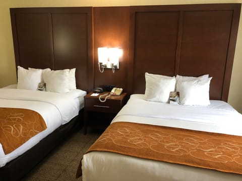 Suite, Non Smoking | In-room safe, desk, iron/ironing board, free cribs/infant beds