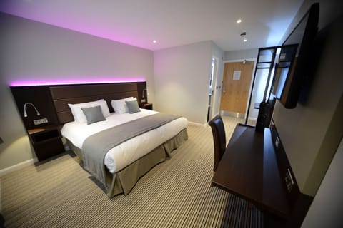 Premium Double or Twin Room | Desk, iron/ironing board, free WiFi, bed sheets