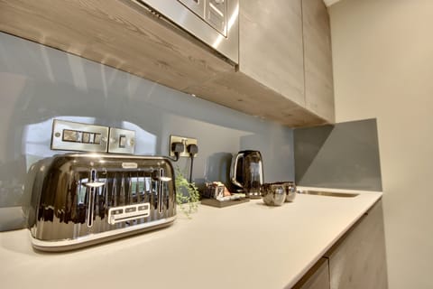 Luxury Suite | Private kitchen | Electric kettle