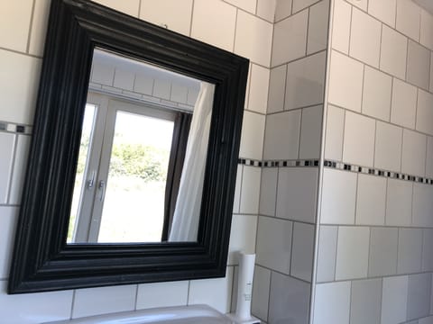 Standard Room | Bathroom | Free toiletries, hair dryer, towels, soap