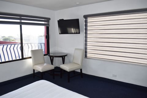 Standard Room, 1 Queen Bed | Individually furnished, iron/ironing board, free WiFi