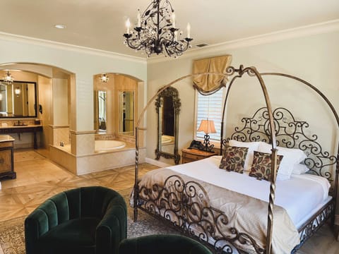 Capri Garden Suite | Premium bedding, desk, iron/ironing board, free WiFi