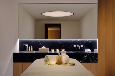 Sauna, hot tub, steam room, body treatments, deep-tissue massages