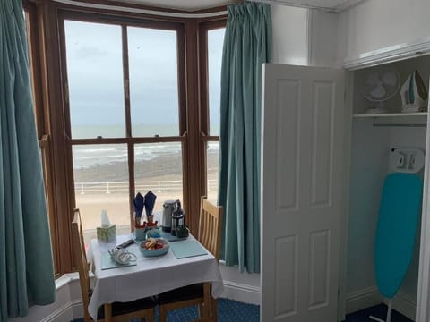 Superior Double Room, Ensuite, Sea View | Desk, iron/ironing board, free WiFi, bed sheets
