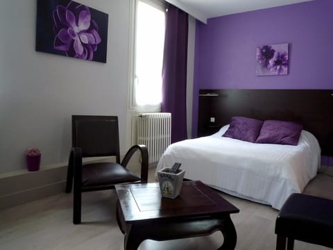 Standard Double Room | In-room safe, soundproofing, free WiFi