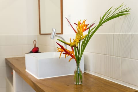 Triple Room | Bathroom | Shower, designer toiletries, hair dryer, towels