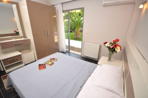 Family Suite | Minibar, in-room safe, iron/ironing board, free WiFi