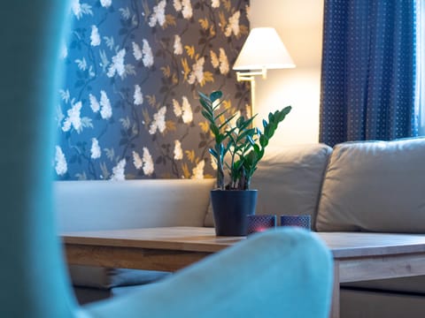 Room Business | 1 bedroom, individually decorated, individually furnished, desk