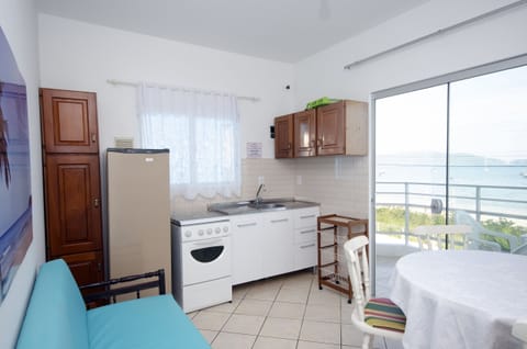 Panoramic Apartment, 2 Bedrooms, Lanai, Beach View | Private kitchen | Fridge, microwave, oven, stovetop