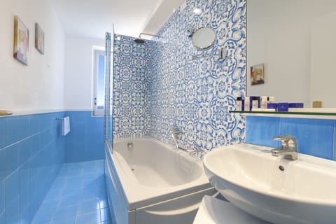 Double or Twin Room, Balcony, Sea View | Bathroom | Free toiletries, hair dryer, towels