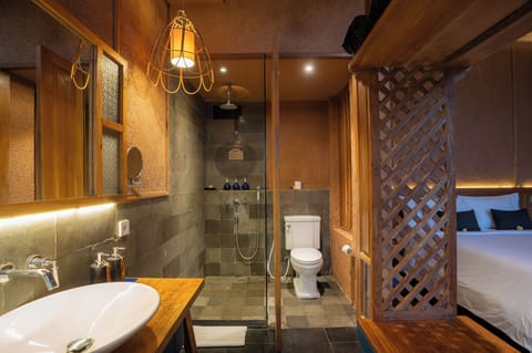 Romance Garden Pool Villa | Bathroom | Separate tub and shower, eco-friendly toiletries, hair dryer, bathrobes