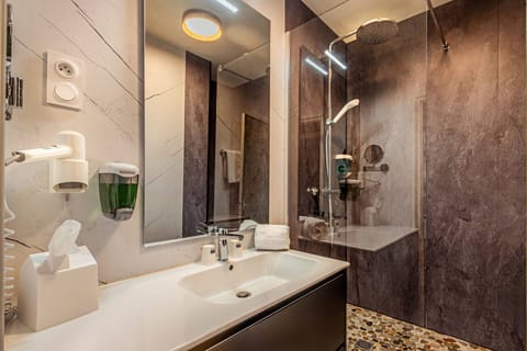 Superior Double Room | 1 bedroom, premium bedding, desk, iron/ironing board