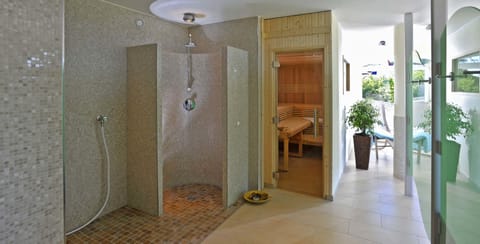 Sauna, steam room, sports massages, reflexology