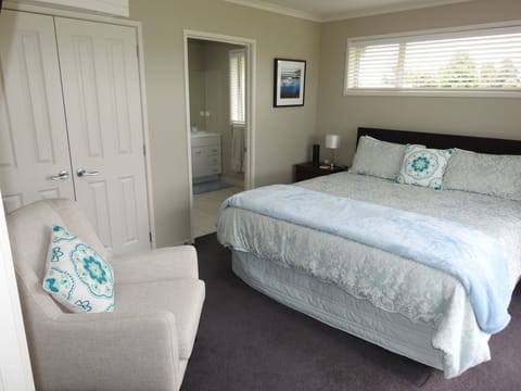 Orchard Room | Iron/ironing board, free WiFi, bed sheets