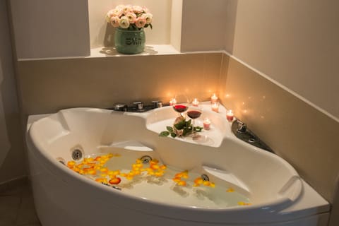 Suite, Jetted Tub | Jetted tub