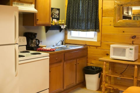 Premium Suite, 2 Bedrooms, Kitchen | Private kitchen | Fridge, microwave, coffee/tea maker, cookware/dishes/utensils