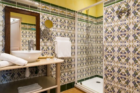 Double Room, Annex Building | Bathroom | Shower, free toiletries, hair dryer, slippers