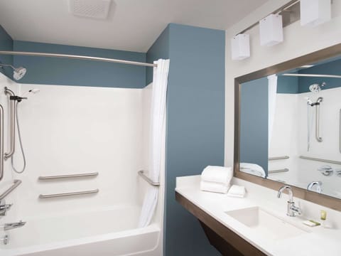 Room, 2 Double Beds, Accessible, Non Smoking | Bathroom | Combined shower/tub, hair dryer, towels