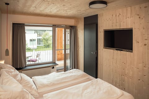 Deluxe Double Room, Balcony | Hypo-allergenic bedding, soundproofing, free WiFi, bed sheets