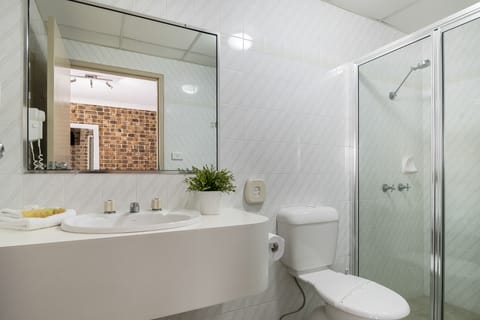 Family Room, 2 Bedrooms | Bathroom | Shower, free toiletries, hair dryer, towels