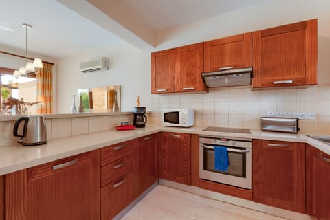 Junior Villa, 2 Bedrooms, Private Pool, Poolside | Private kitchen | Fridge, microwave, oven, stovetop