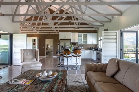 Suite (Presidential) | Living area | 32-inch TV with satellite channels, iPod dock