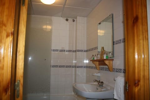 Villa, 2 Bedrooms (2 Adults + 2 Children) | Bathroom | Bathtub, free toiletries, hair dryer, towels