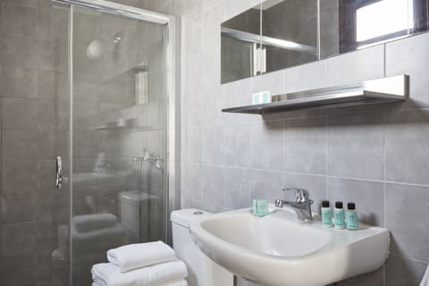 Room, Sea View (Sunrise Residence) | Bathroom amenities | Shower, hair dryer, towels