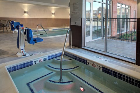 Indoor spa tub