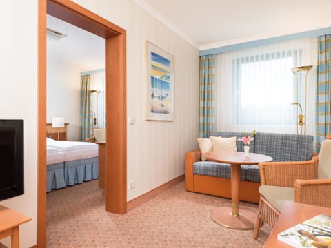 Junior Suite, 1 Bedroom | Premium bedding, in-room safe, desk, free cribs/infant beds