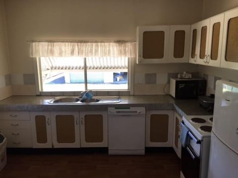 House | Private kitchen | Microwave, coffee/tea maker, electric kettle