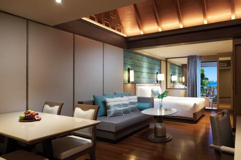 Minibar, in-room safe, laptop workspace, blackout drapes