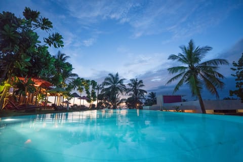 Outdoor pool, an infinity pool, sun loungers