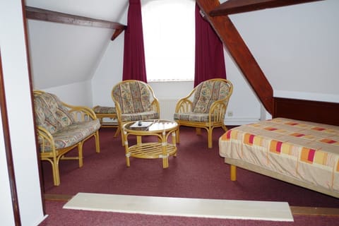 Suite, City View | Desk, cribs/infant beds, rollaway beds, free WiFi
