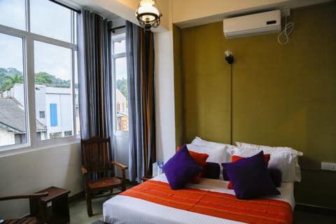 Triple Room | Desk, free WiFi, bed sheets