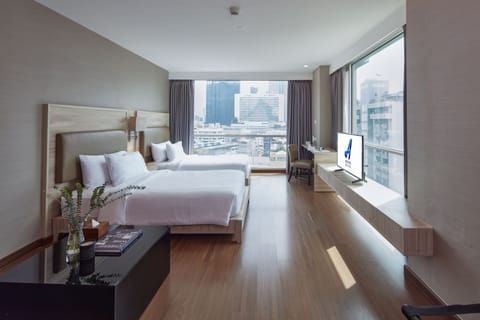 Studio Twin Room | City view