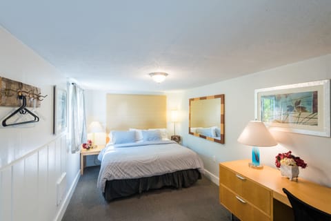 Standard Room, 1 King Bed (Fremont Deluxe King) | Premium bedding, individually decorated, desk, free WiFi