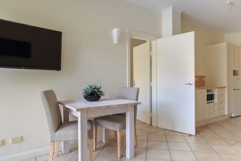 2 Bedroom Dual Key Apartment | In-room safe, iron/ironing board, free WiFi, bed sheets