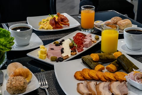 Free daily buffet breakfast