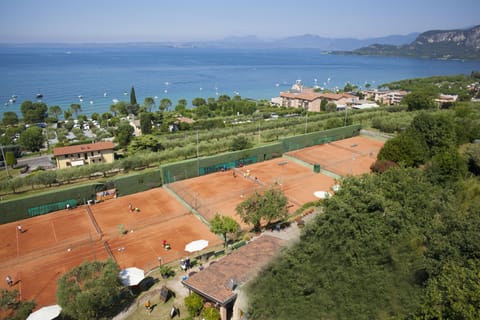 Tennis court