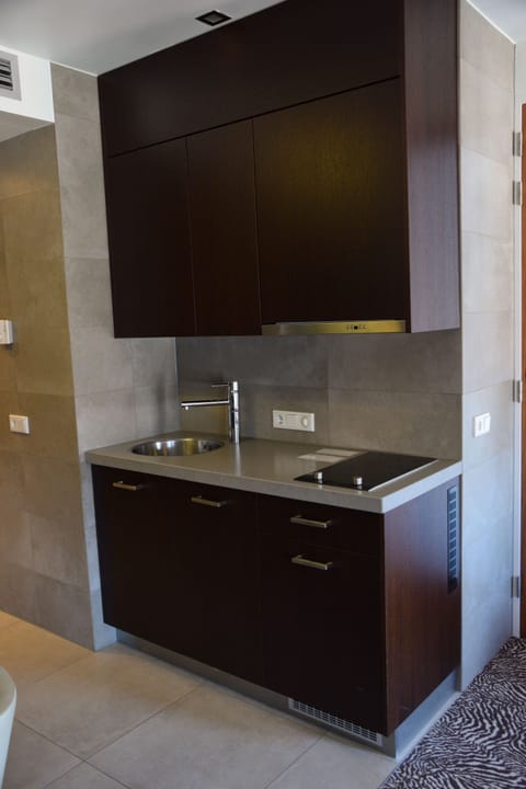 Apartment, Multiple Beds, Kitchen | Private kitchen | Coffee/tea maker, eco-friendly cleaning products