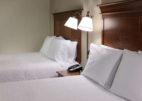 Premium bedding, in-room safe, desk, laptop workspace